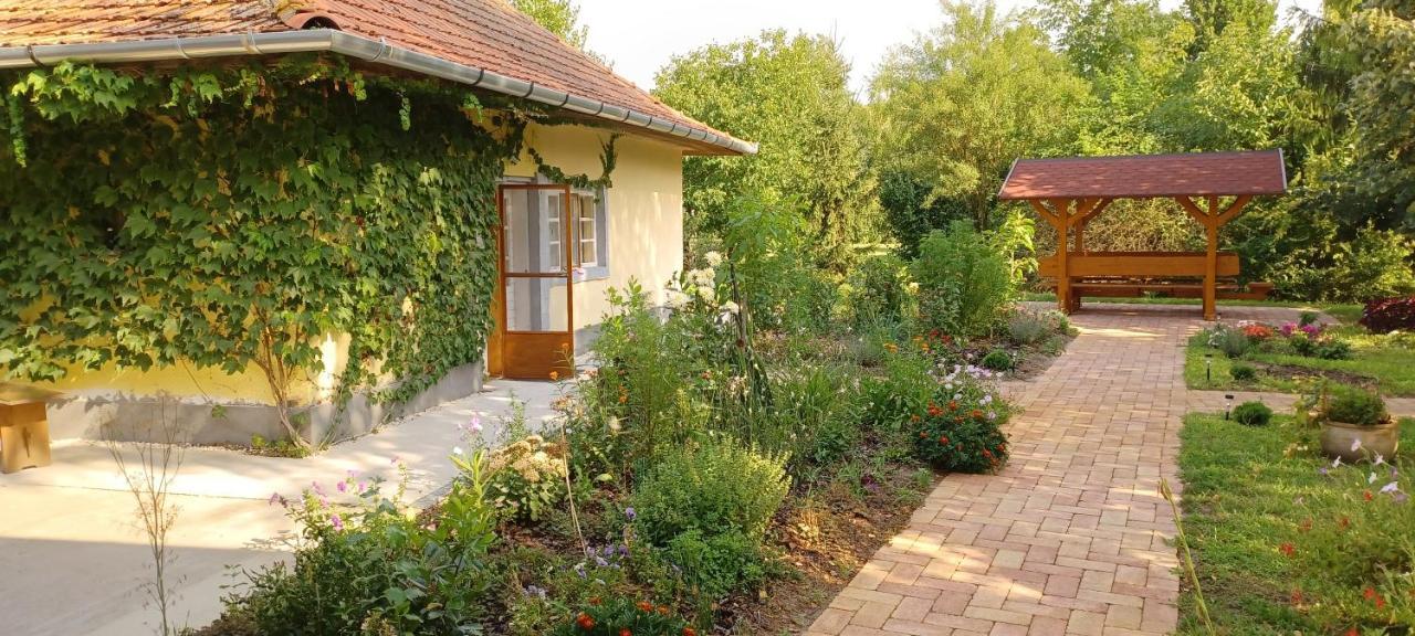 Gasthaus Hungarian Farmhouse Zakanyszek Exterior foto